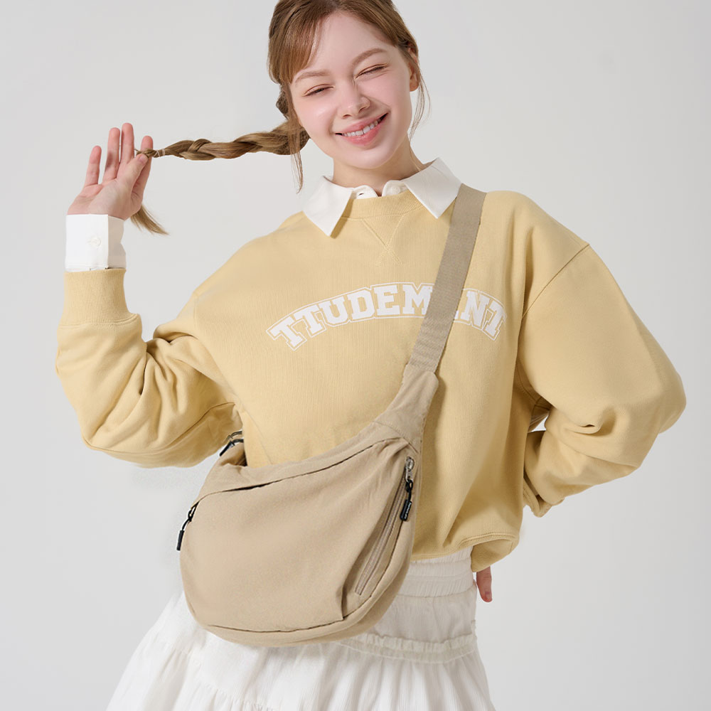 여성 여행 라라 크로스백 해외 유럽 일본 크루아상백 반달 가방 상품 이미지