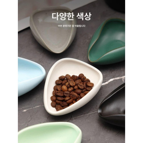 프리미엄 세라믹 모던 화이트 에스프레소 커피콩 포슬린 도징 그릇 가정용 계량 아트 드레인 모던 아트 화이트 포슬린 - 상세 이미지 5