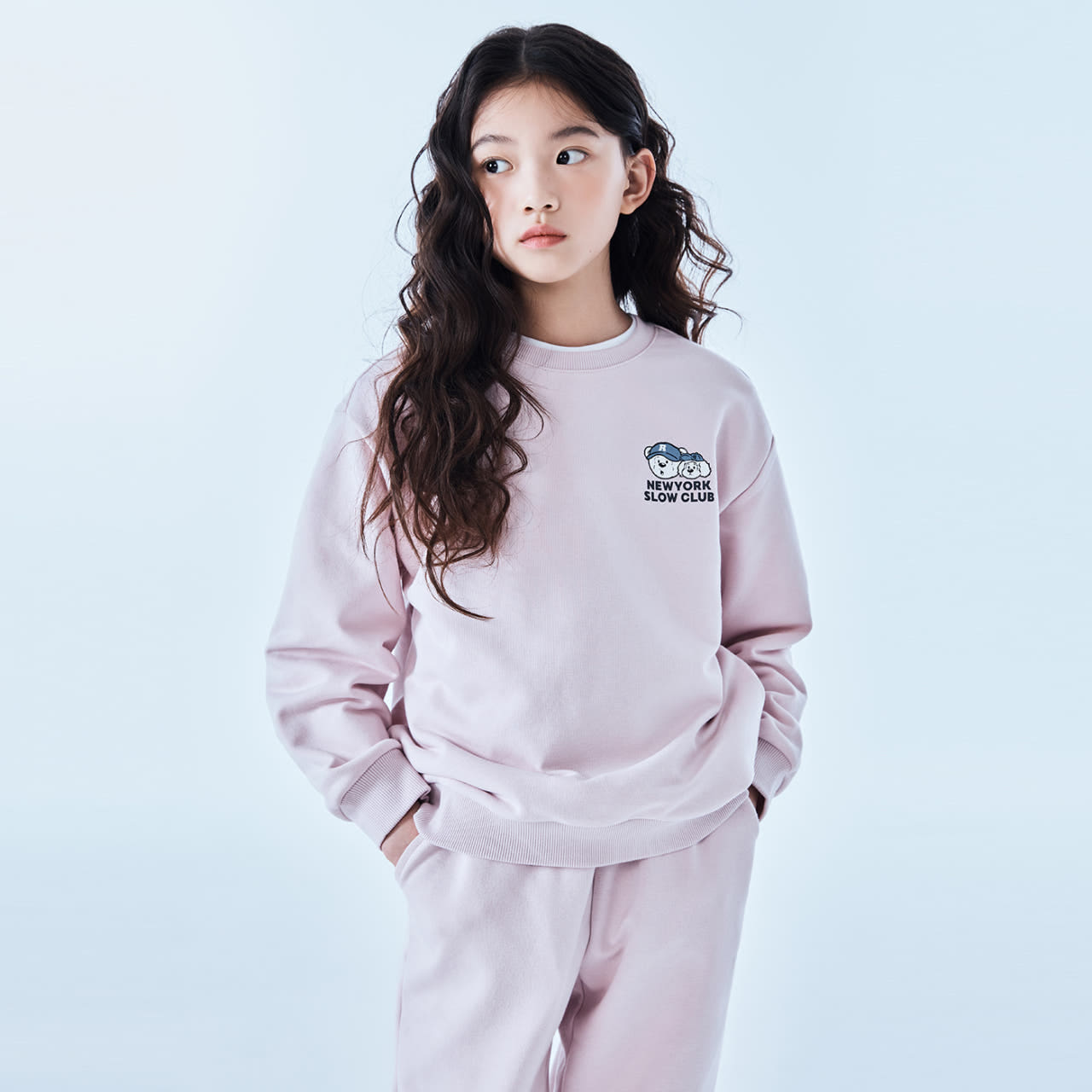 스파오키즈 그래픽 상하세트 SPSMG23KU1 늦은 귀가 아이 옷차림과 활동성 비교 분석