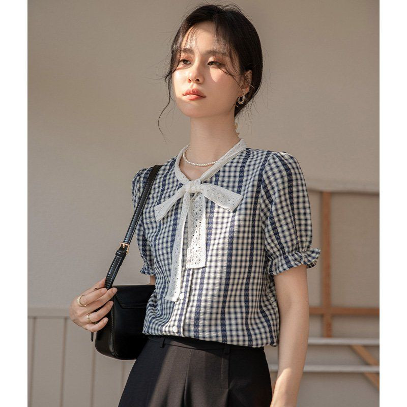 봄 여름 여성 약간루즈핏 체크 반팔 레이스카라 리본타이 셔링소매 블라우스 셔츠 - 상세 이미지 3