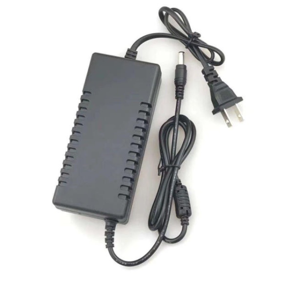 고속 차량용 주행충전기 항공 핀 커넥터 시거잭 충전기 12V 8A 시가잭 12V 8A 소형 커넥터 - 상세 이미지 3