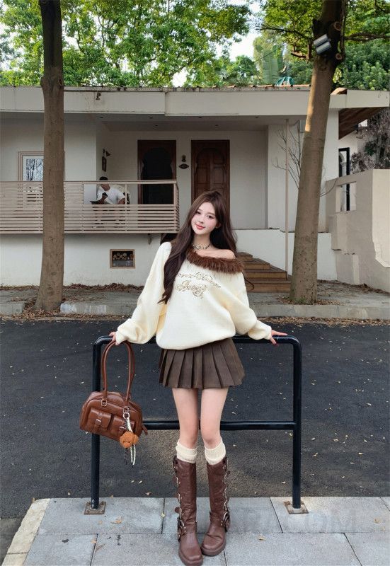 여성 캐주얼 데일리 루즈핏 울 퍼 트리밍 그래픽 자수 니트 레더 플리츠 미니 스커트 코디 여자 유니크룩 - 상세 이미지 3