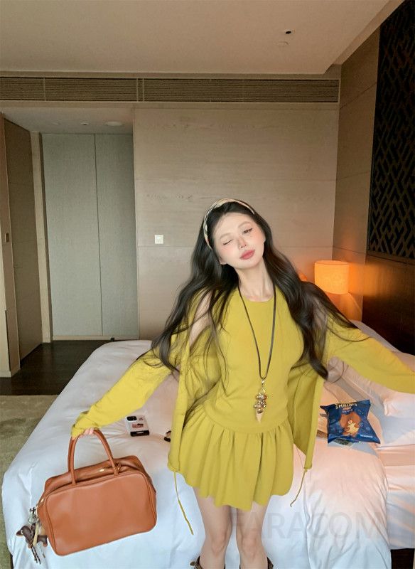 여성 데일리 캐주얼 모달 루즈핏 라운드넥 가디건 민소매 나시 미니스커트 코디 - 상세 이미지 2
