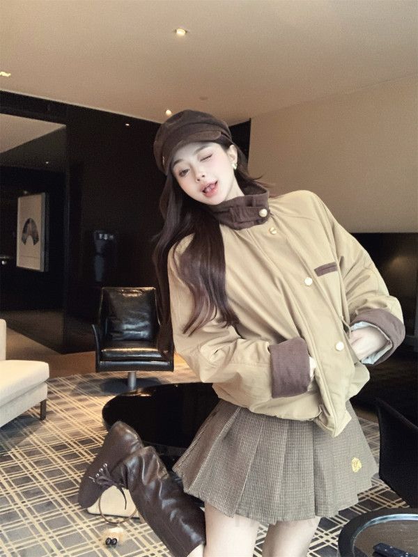 여성 클래식 빈티지 무드 루즈핏 배색 자켓 티셔츠 체크 플리츠 미니 스커트 코디 하객룩 데이트룩 캠퍼스룩 오피스룩 - 상세 이미지 2