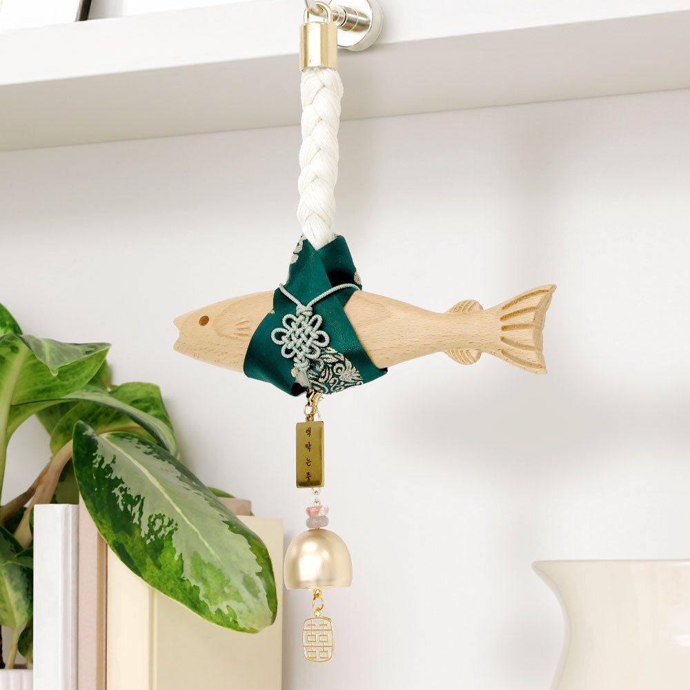 생각하는집 명태 액막이 북어 행운 개업 이사 외국인 선물 나무 자석 명주실 액맞이 빨강