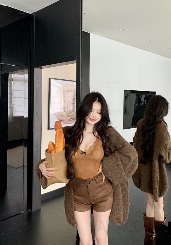 여성 빈티지 무드 루즈핏 레이스 가디건 슬리브리스 숏팬츠 쓰리피스 코디 - 상세 이미지 2