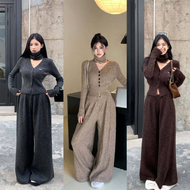 여성 캐주얼 슬림핏 울 브이넥 가디건 와이드 팬츠 넥워머 쓰리피스 코디 - 상품 이미지