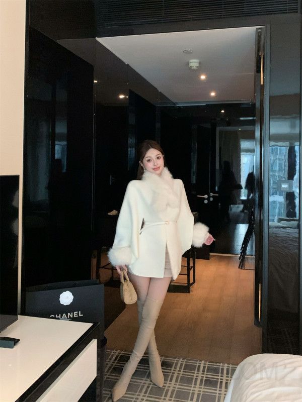 여성 페미닌 우아한 무드 트위드 퍼카라 벨트 코디 루즈핏 중기장 케이프 코트 하객룩 오피스룩 연말룩 데일리 - 상세 이미지 2