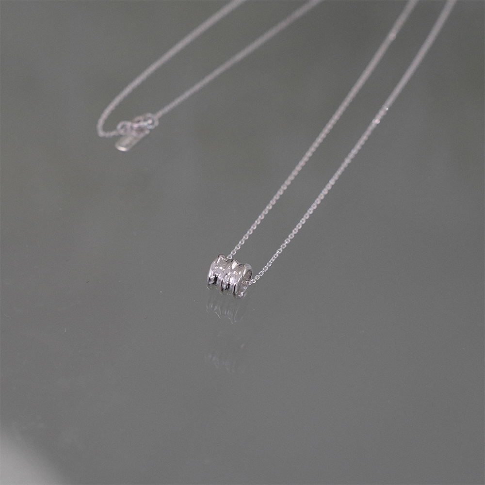 바이오브 ceres necklace II 실버 원통형 펜던트 목걸이 - 상품 이미지