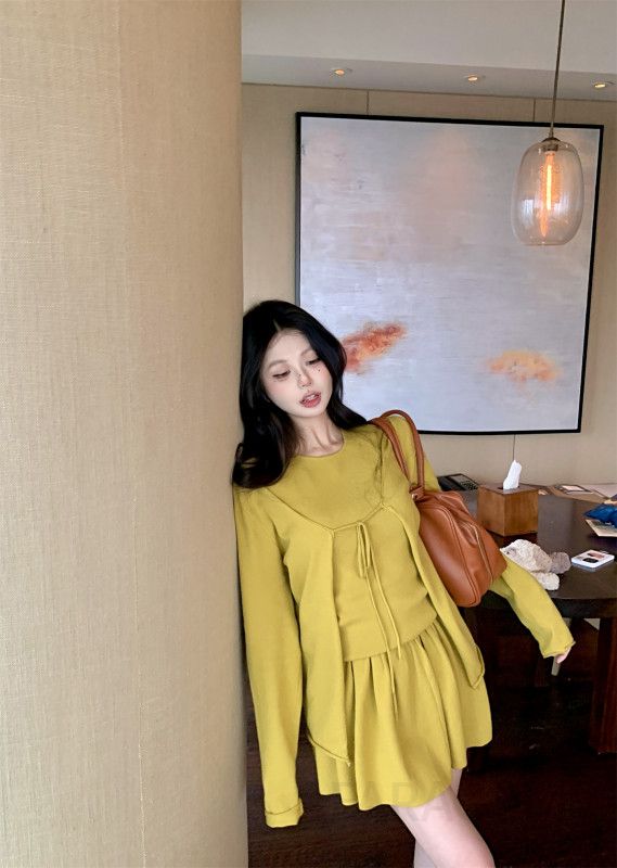 여성 데일리 캐주얼 모달 루즈핏 라운드넥 가디건 민소매 나시 미니스커트 코디 - 상세 이미지 5