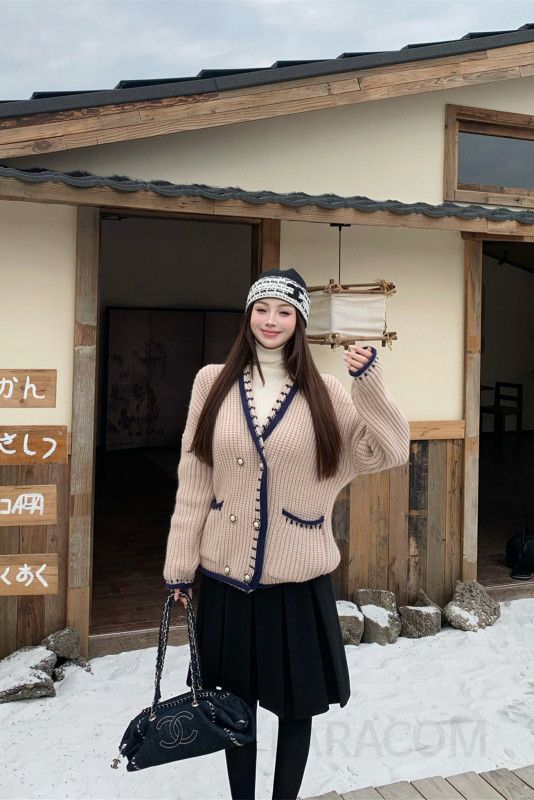 여성 빈티지 클래식 루즈핏 울 배색 가디건 하이넥 니트 플리츠 미디 스커트 벨트 코디 출근룩 하객룩 - 상세 이미지 5