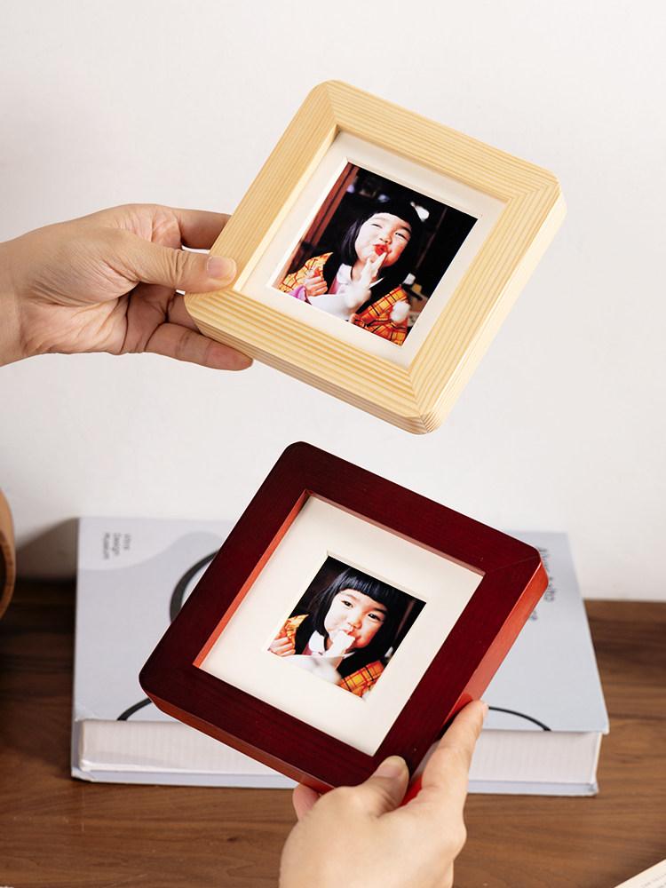 베스트 원목 2인치 퓨어화이트 정사각 사진액자 미니 브라운레드 사각 액자 10.2x10.2cm + 무료 사진 - 상세 이미지 4