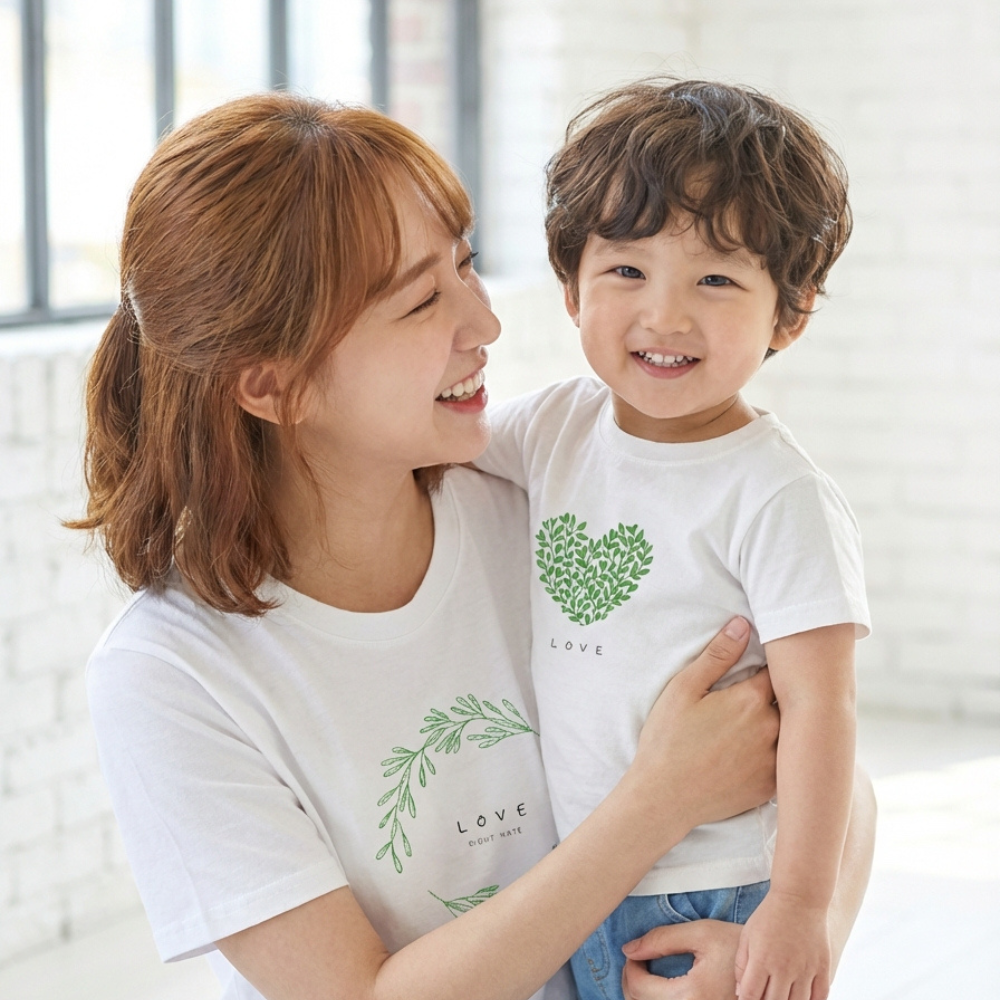 몽피마피 러브가든 가족티 패밀리룩 돌촬영 여행 사진의상 반팔 맨투맨 - 상세 이미지 3
