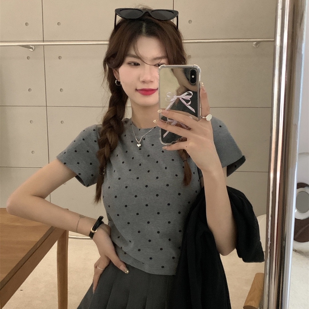 그레이 물방울 패턴 반팔 라운드넥 도트 티셔츠 슬림핏 여성 데일리룩 캐주얼 봄 여름 상의 - 상품 이미지