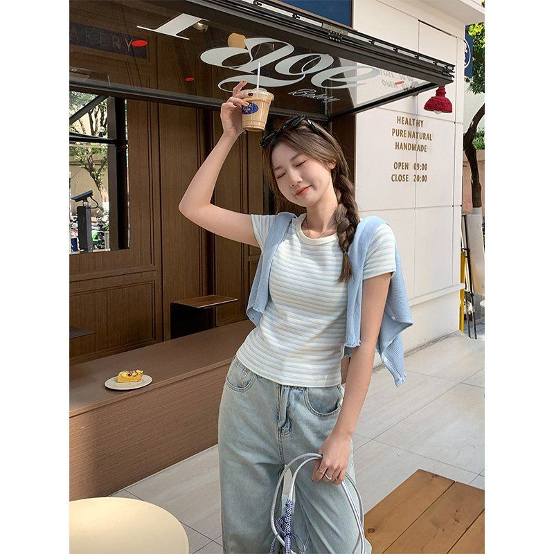 봄 여름 여성 슬림핏 라운드넥 스트라이프 크롭 반팔 티셔츠 면스판 데일리룩 캐주얼룩 기본티 - 상세 이미지 4