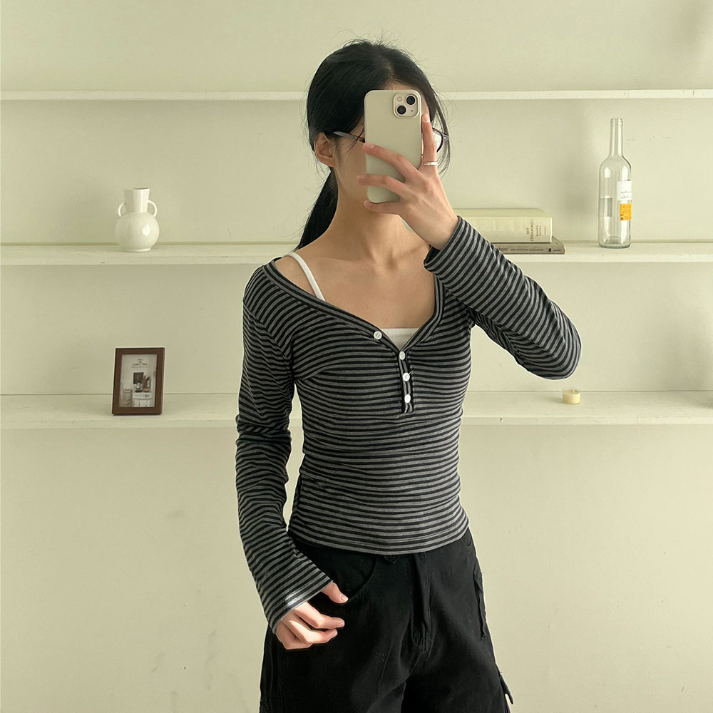 세미크롭 브이넥 스트라이프 오프숄더티 이미지 6