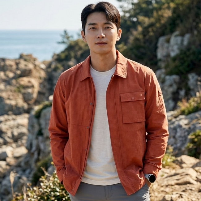 밀레 남성 여름 일상룩 미니포켓 셔츠형 경량 바람막이 자켓 - 상품 이미지