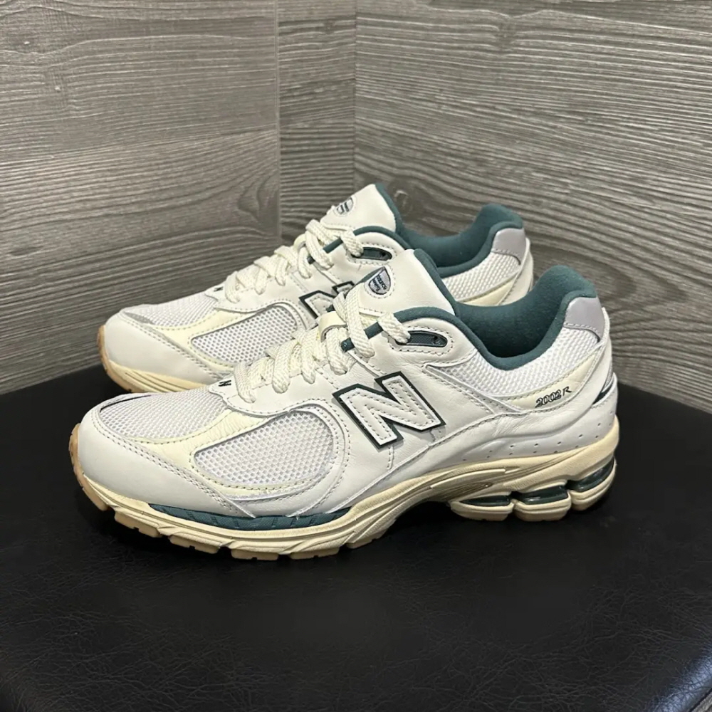 뉴발란스 2002R 운동화 스니커즈 데일리 화이트 M2002RGS - 상세 이미지 2