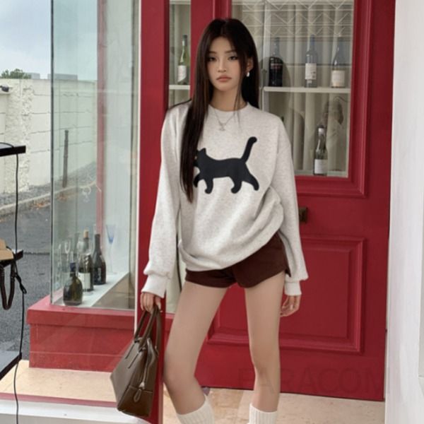여성 스트릿 루즈핏 기모 고양이 자수 프린팅 라운드넥 긴팔 맨투맨 스웨트셔츠 - 상품 이미지