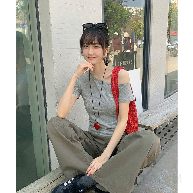 여성 오피스룩 슬림핏 비스코스 언발란스 오프숄더 넥라인 반팔 티셔츠 데일리 무드 기본 이너 - 상세 이미지 3
