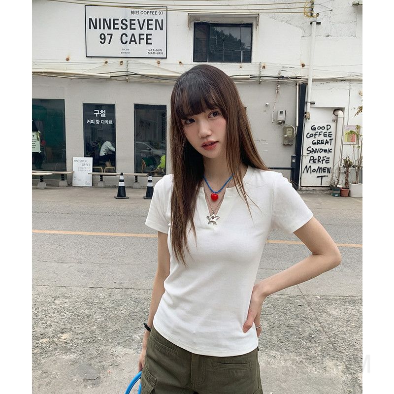 여성 오피스룩 출근룩 슬림핏 브이넥 반팔 골지 티셔츠 이너 단정한 밑단 디테일 기본 상의 데일리 아이템 - 상세 이미지 4