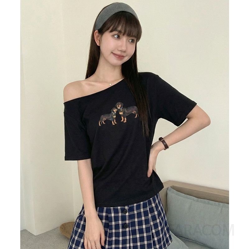 여성 데일리 캐주얼 루즈핏 면 스판 오프숄더 비대칭 강아지 프린팅 반팔 티셔츠 - 상품 이미지