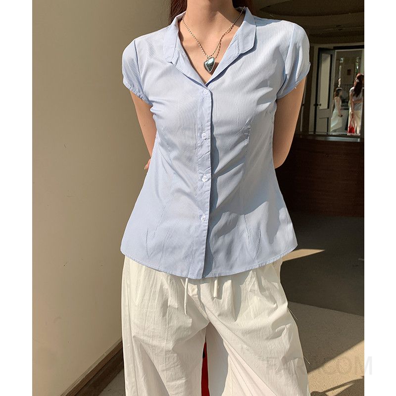 여성 데일리 베이직 슬림핏 셔츠카라 싱글버튼 반소매 셔츠 블라우스 출근룩 오피스룩 격식룩 하객룩 면접룩 단정한 코디 - 상세 이미지 3