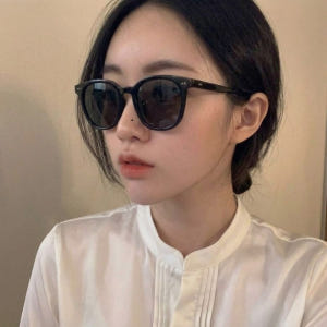 오버사이즈 UV 자외선차단 틴트 뿔테 가벼운 데일리 선글라스 솔직 후기 | 실사용자 리뷰 분석 - 상품 이미지 4
