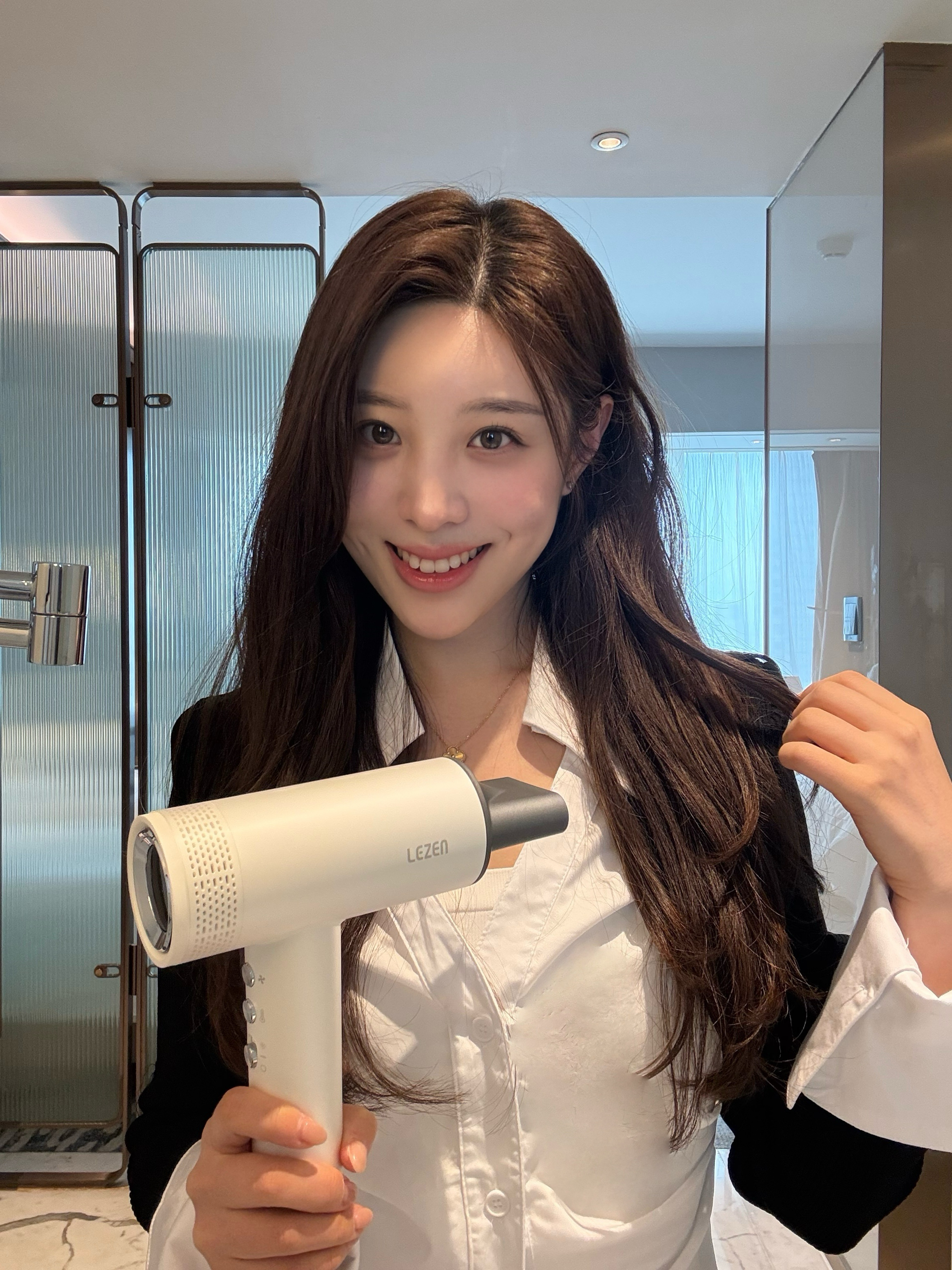 르젠 드라이기 이지블로우 고출력 저소음 BLDC모터 전문가용 드라이어 LZDR-TG01 - 상세 이미지 2
