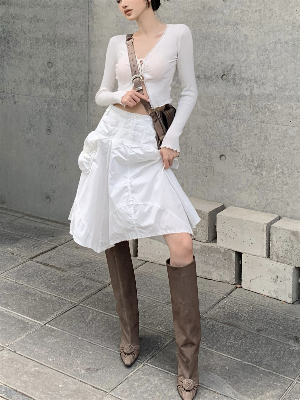 milui 플레어스커트 a라인 미디스커트 화이트 치마 - 상세 이미지 5