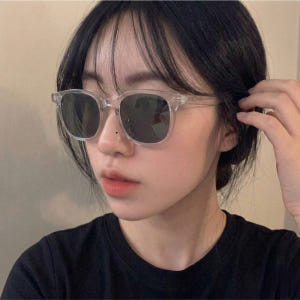 오버사이즈 UV 자외선차단 틴트 뿔테 가벼운 데일리 선글라스 솔직 후기 | 실사용자 리뷰 분석 - 상품 이미지 2