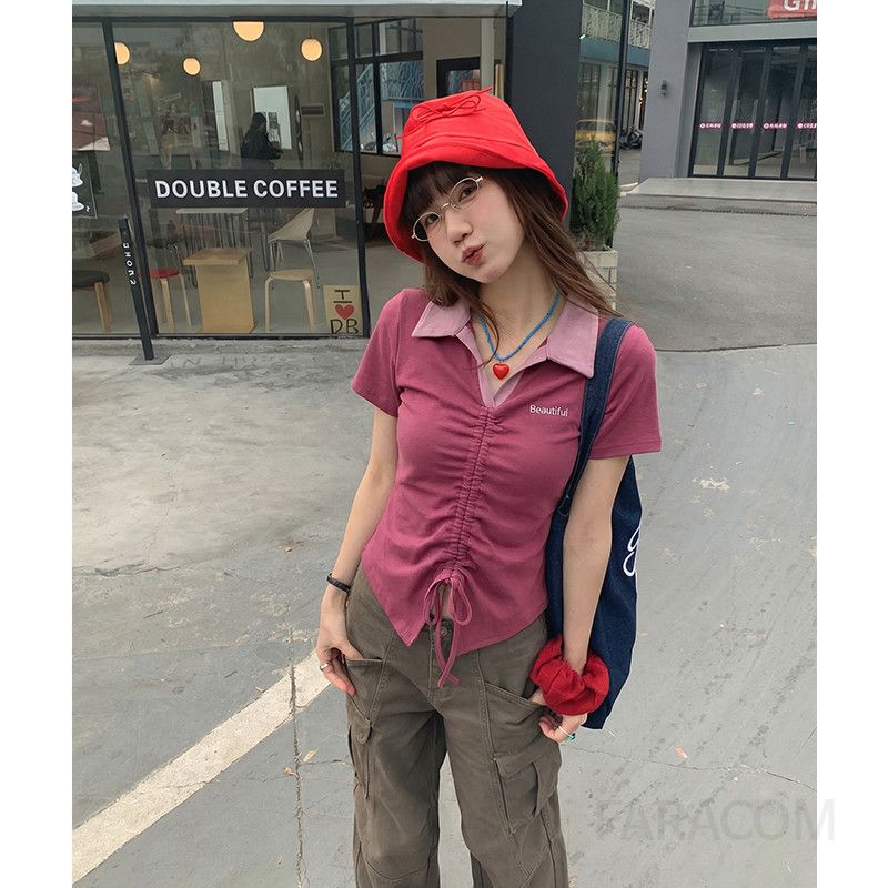 여성 데일리 캐주얼 코튼 스판 배색 칼라 셔링 반팔 티셔츠 슬림핏 브이넥 칼라티 레터링 포인트 상의 - 상세 이미지 2
