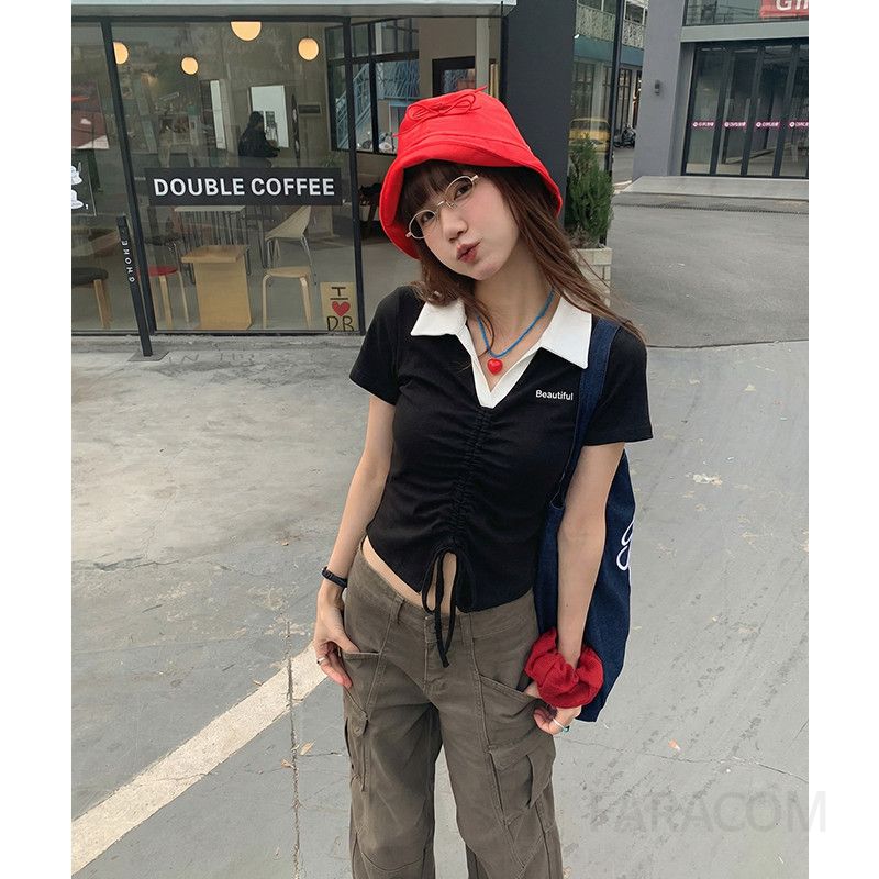 여성 데일리 캐주얼 코튼 스판 배색 칼라 셔링 반팔 티셔츠 슬림핏 브이넥 칼라티 레터링 포인트 상의 - 상세 이미지 4