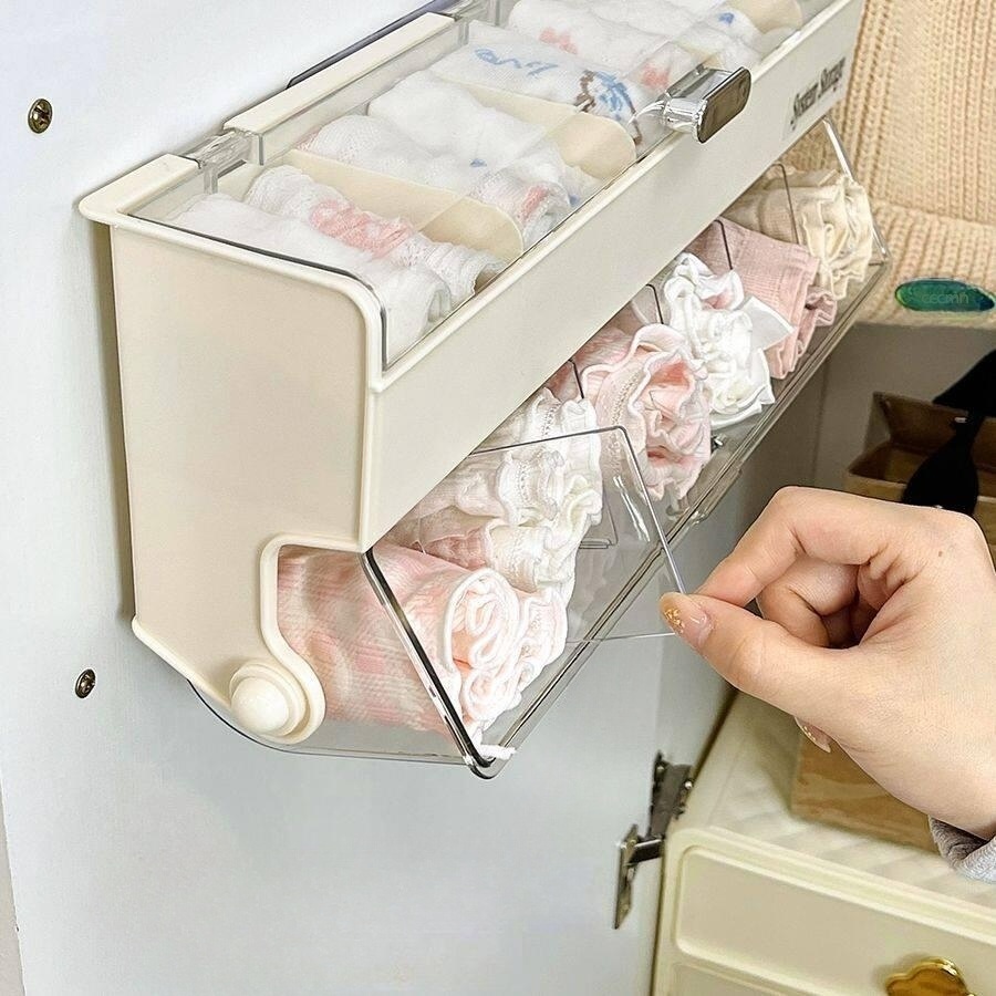 벽걸이 속옷 양말 정리함 무타공 공간활용 접착식 옷장 수납장 먼지방지 깔끔한 - 상품 이미지