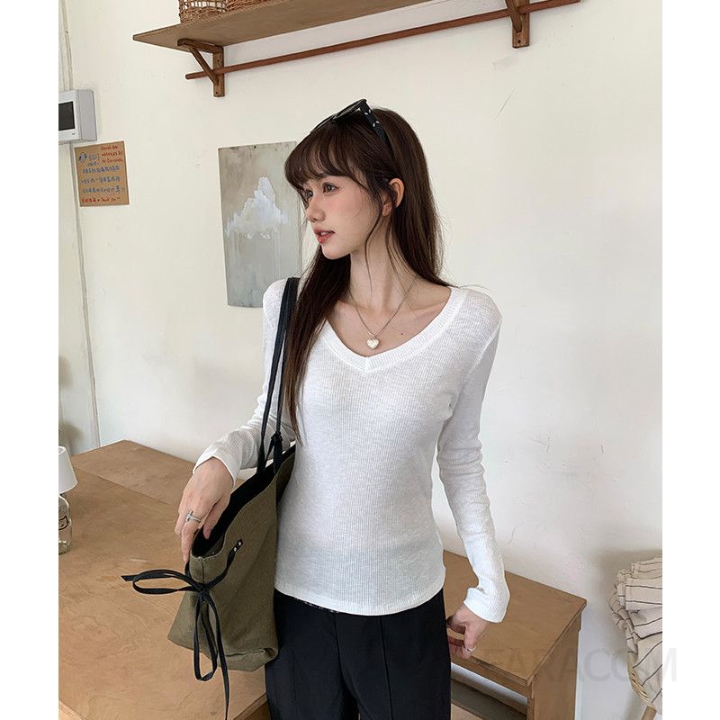 여성 데일리 캐주얼 슬림핏 면혼방 브이넥 무지 기본 긴팔 티셔츠 오피스룩 출근룩 - 상세 이미지 5