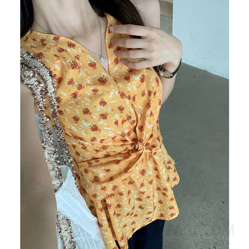여성 페미닌 러블리 슬림핏 폴리 브이넥 플라워 나염 꼬임 디테일 슬리브리스 민소매 상의 블라우스 이미지 6