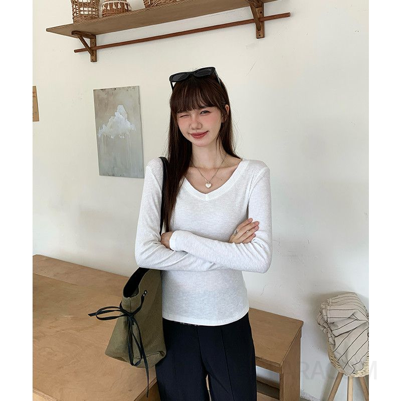 여성 데일리 캐주얼 슬림핏 면혼방 브이넥 무지 기본 긴팔 티셔츠 오피스룩 출근룩 이미지 6