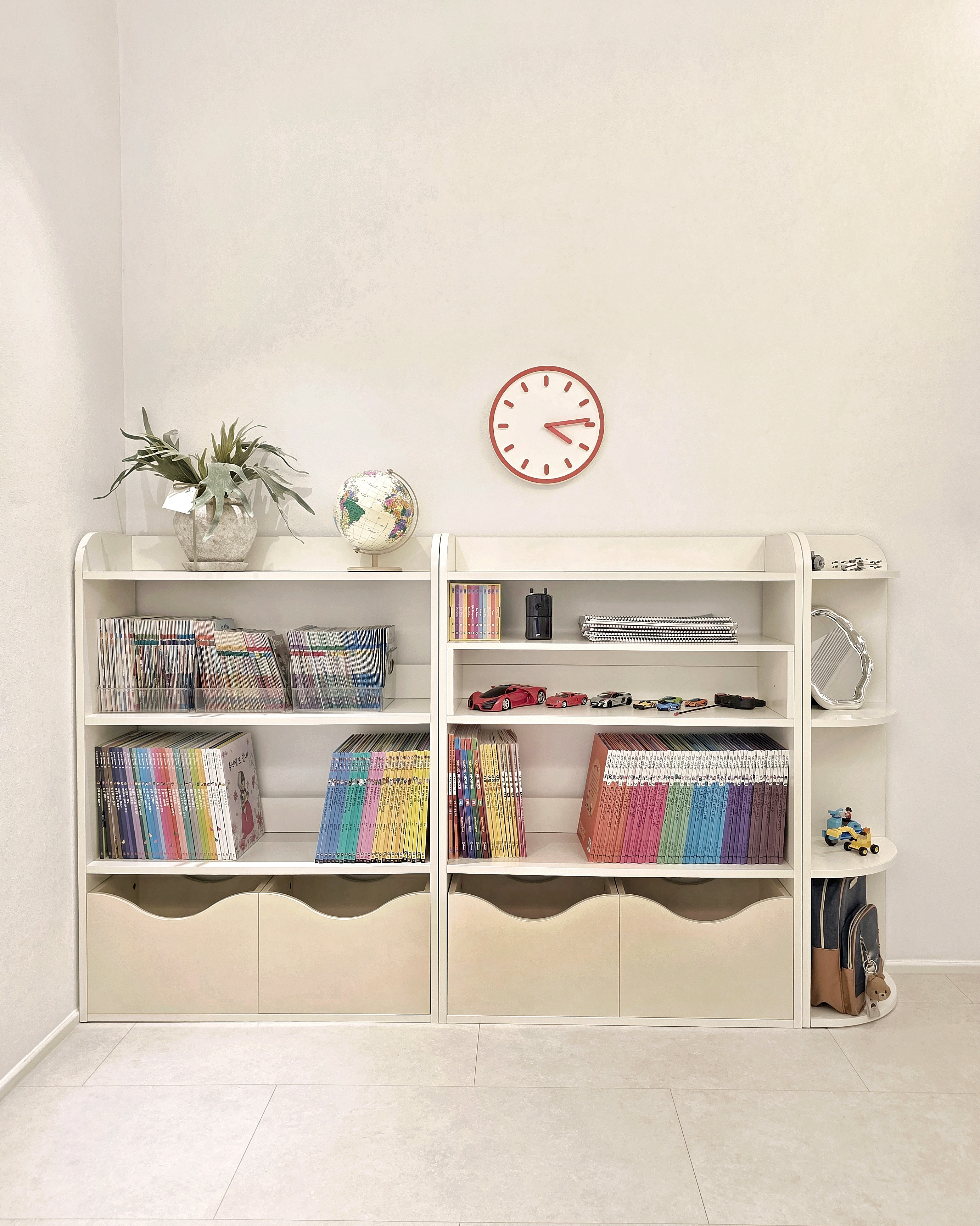 재니쓰홈 E0 올인원 책장 4단 전면책장 교구장 화이트 아이보리 아기방 아기 유아 아이방