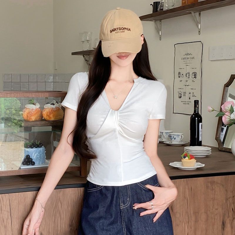 여성 페미닌 무드 슬림핏 코튼 스판 브이넥 셔링 꼬임 디테일 베이직 기본 반팔 티셔츠 출근룩 - 상품 이미지