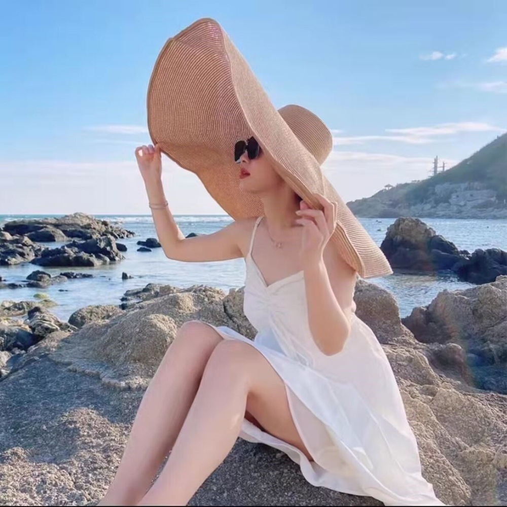 초대형 밀짚모자 여름 라탄 왕골 해변 바캉스용 와이드챙 돌돌이 플로피햇 - 상품 이미지