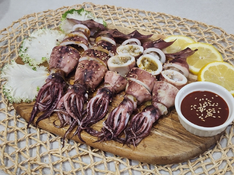 총알한치 오징어 총알(통) 찜 초코 한입 제철 생물 냉동 급냉 오징어 - 상세 이미지 3