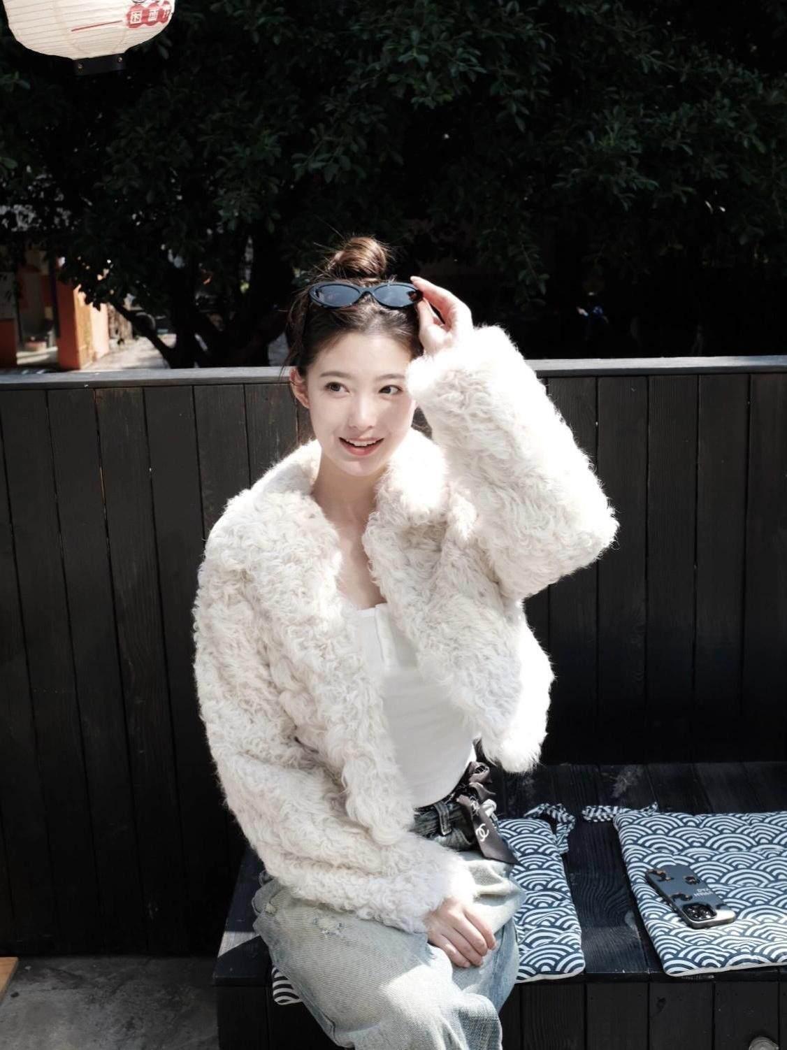 여성 퍼 코트 뽀글이 양털 크롭 겨울  숏퍼자켓 아이보리 짧은 코트 - 상세 이미지 3