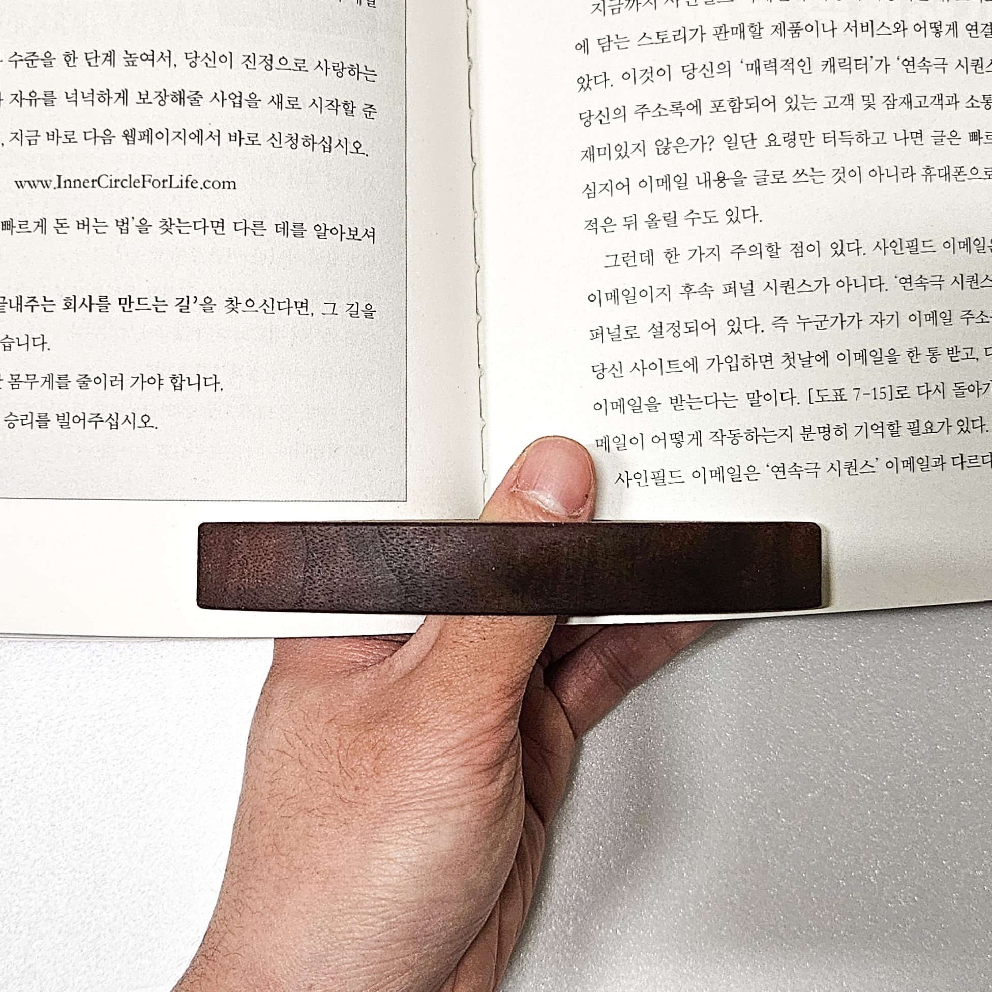 원목 33도 각도 독서링 북홀더링 우드 북링 북마크 월넛 - 상세 이미지 2