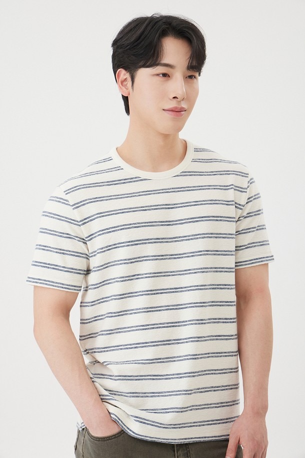 코오롱 브렌우드 남성 여름 스트라이프 반팔 티셔츠 라운드넥 부클 소재 데일리 캐주얼티 - 상품 이미지