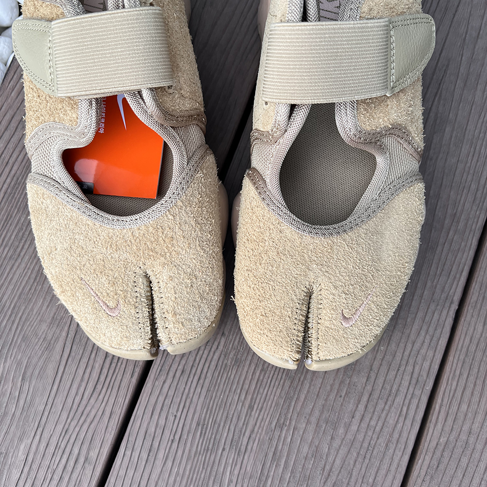 나이키 우먼스 에어 리프트 족발신발 타비슈즈 스웨이드 파라슈트 베이지 이미지 6