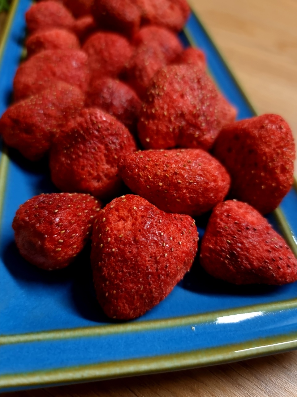 (마른총각) 건과일 동결건조딸기 달콤바삭과자 제과제빵재료 300g, 1개 - 상품 이미지