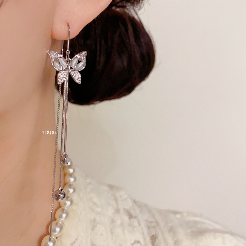 925 실버 나비 롱 체인 볼 드롭 후크 귀걸이 - 상세 이미지 4