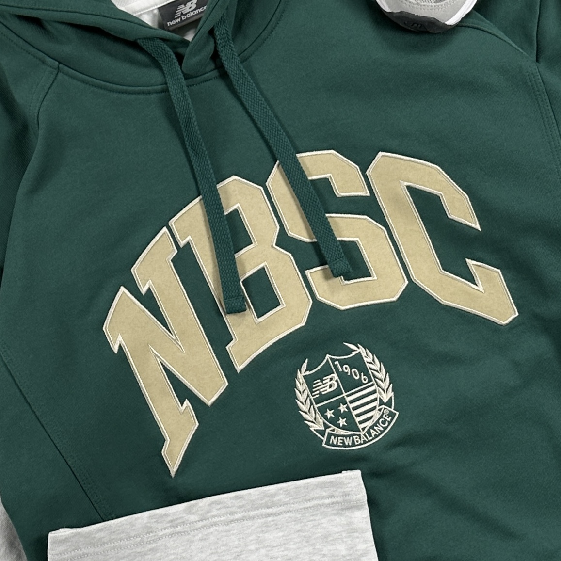 뉴발란스 후드티 NBSC 엠블럼 세미 오버핏 후드 티셔츠  - 상세 이미지 5