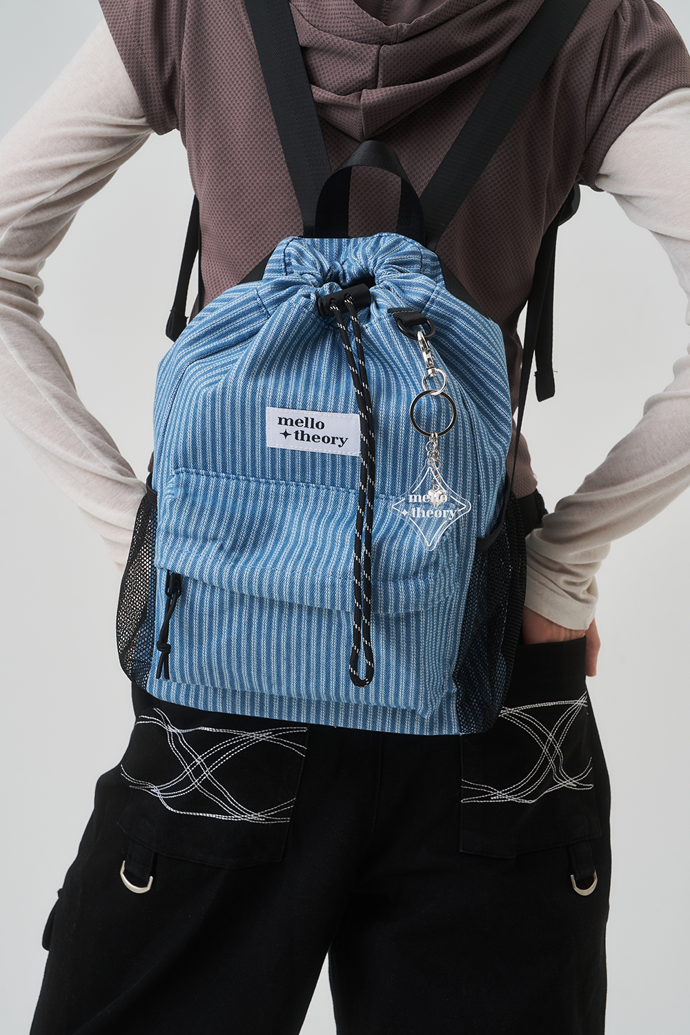 JOY STRING MINI BACKPACK -데님 스트라이프 조이 스트링 미니백팩 이미지 3
