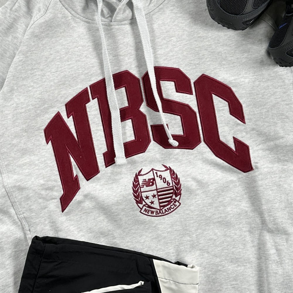 뉴발란스 후드티 NBSC 엠블럼 세미 오버핏 후드 티셔츠